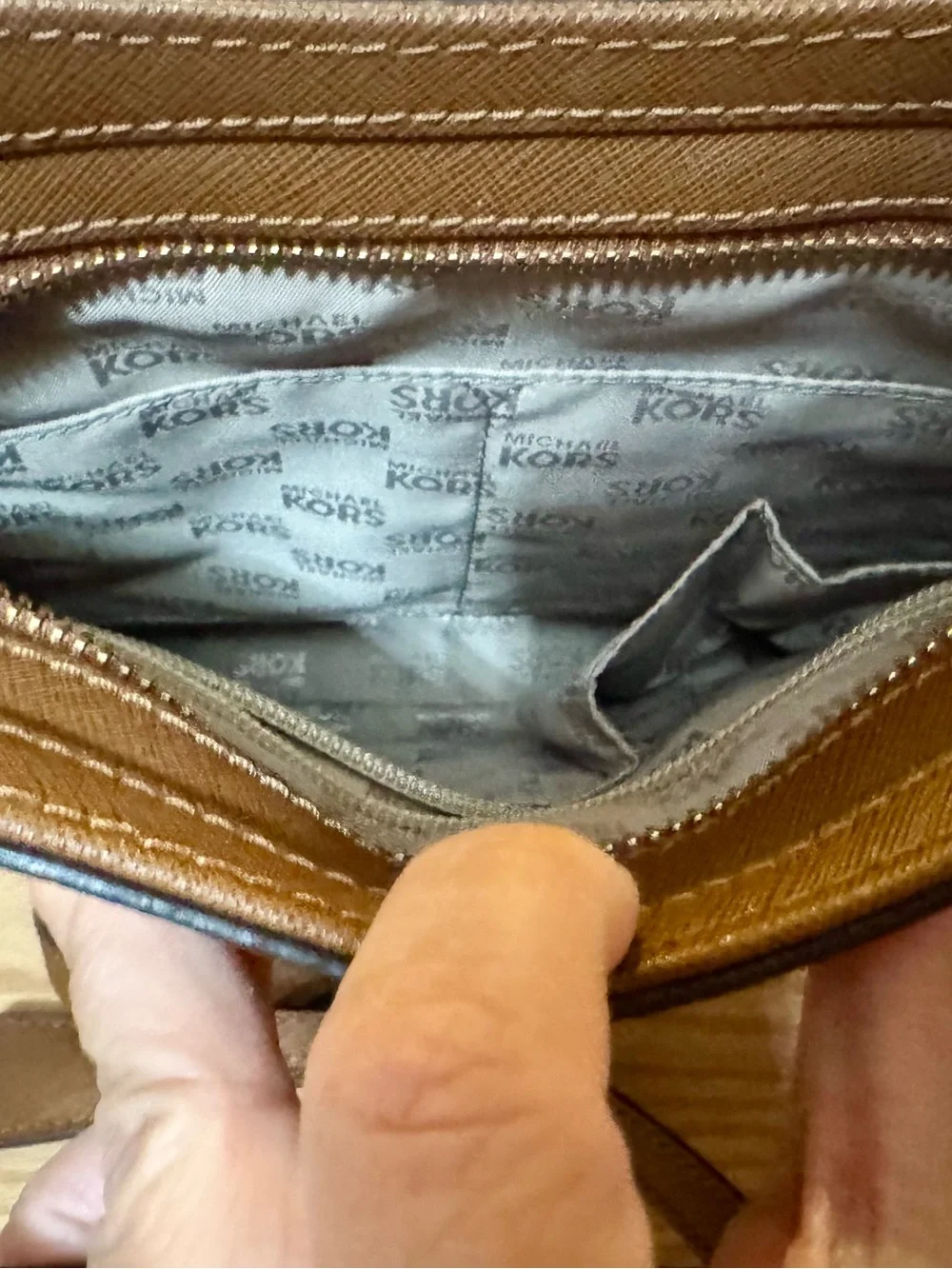 Michael Kors Hamilton Traveler NWOT NS Messenger Bag Luggage Saffiano Leather
